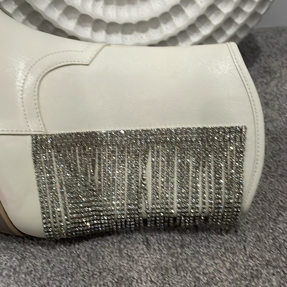 Oasis Society Rhinestone fringe ankle boots. Size 7. - Picture 6 of 6